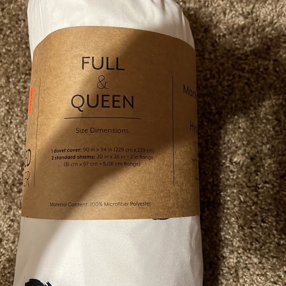 New patterned duvet cover. 3 piece set. Full/queen. - Picture 2 of 4